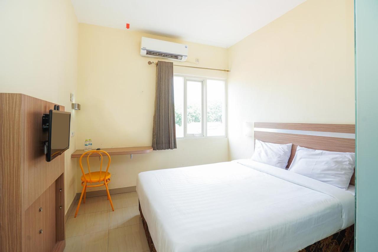 Pratisarawirya Guesthouse By Ecommerceloka Σουραμπάγια Εξωτερικό φωτογραφία