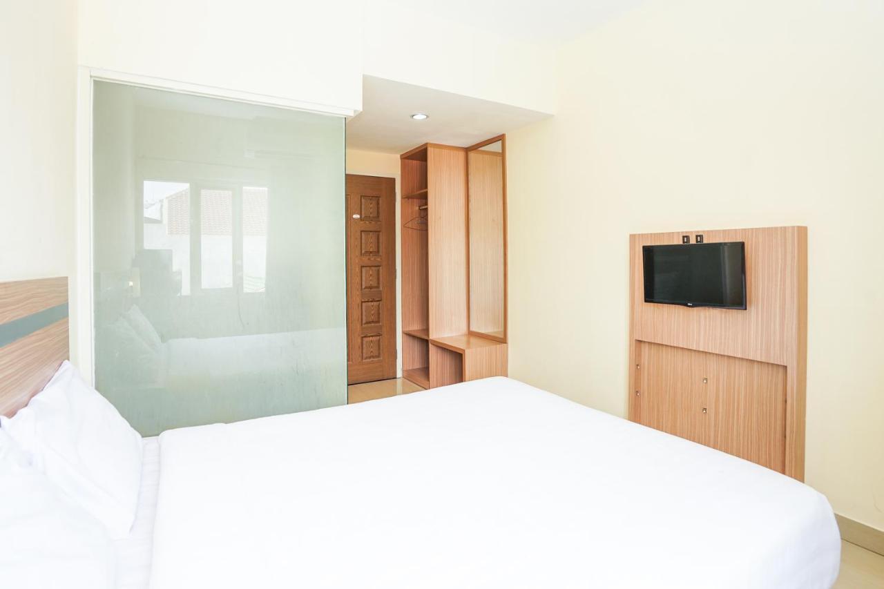 Pratisarawirya Guesthouse By Ecommerceloka Σουραμπάγια Εξωτερικό φωτογραφία