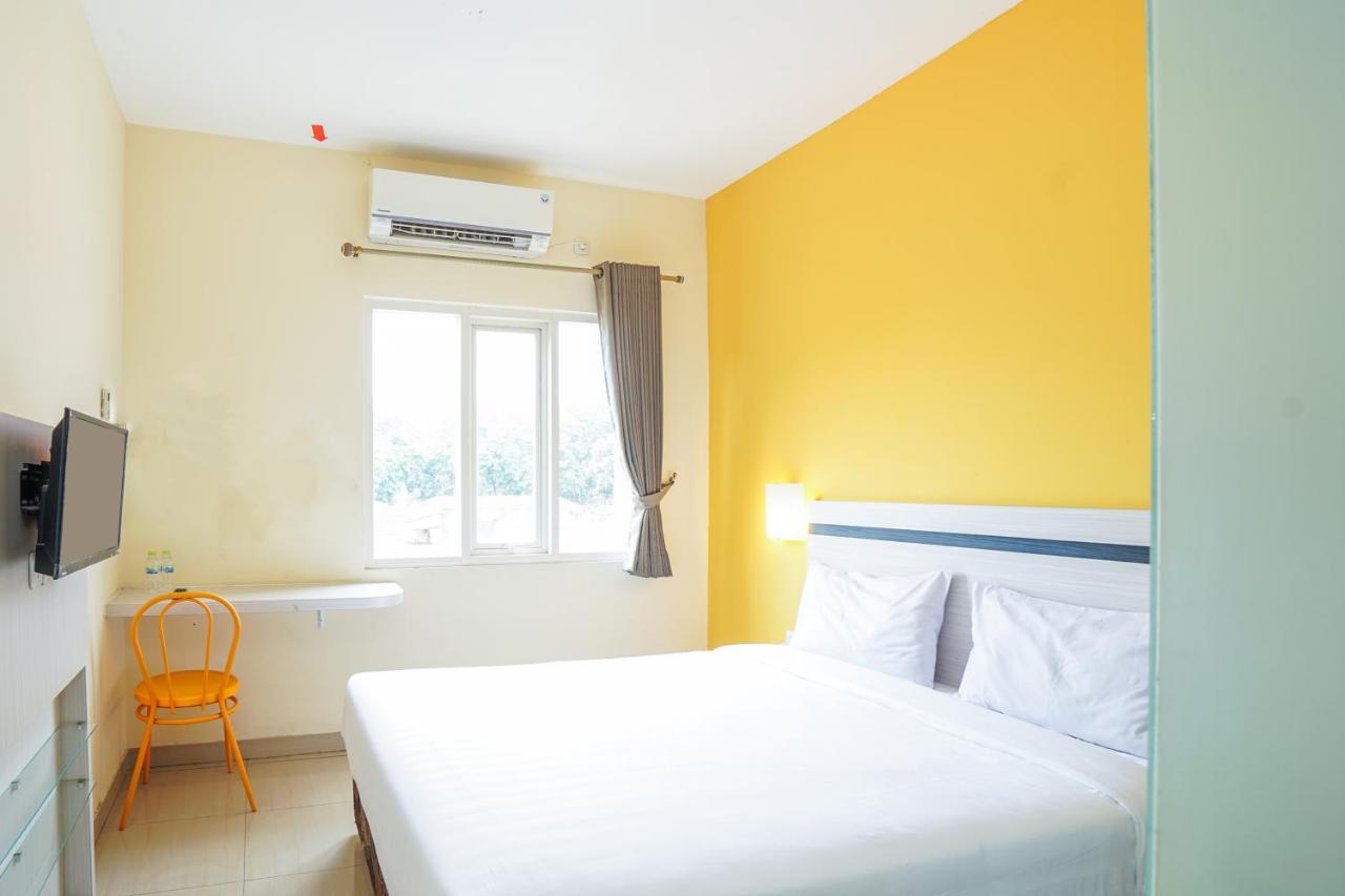 Pratisarawirya Guesthouse By Ecommerceloka Σουραμπάγια Εξωτερικό φωτογραφία