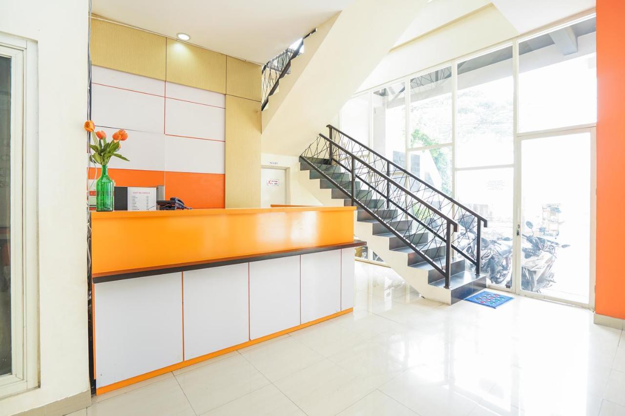 Pratisarawirya Guesthouse By Ecommerceloka Σουραμπάγια Εξωτερικό φωτογραφία