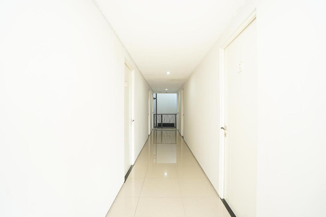 Pratisarawirya Guesthouse By Ecommerceloka Σουραμπάγια Εξωτερικό φωτογραφία